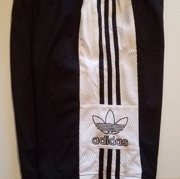 Womens basketball shorts - Picture 2 of 3